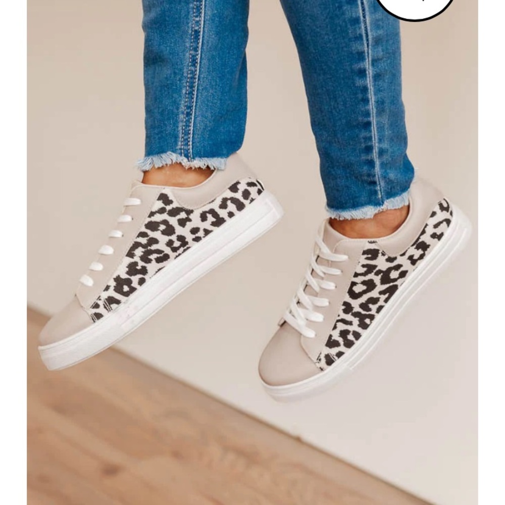 NEW Pink Lily Taupe Leopard Sneakers
